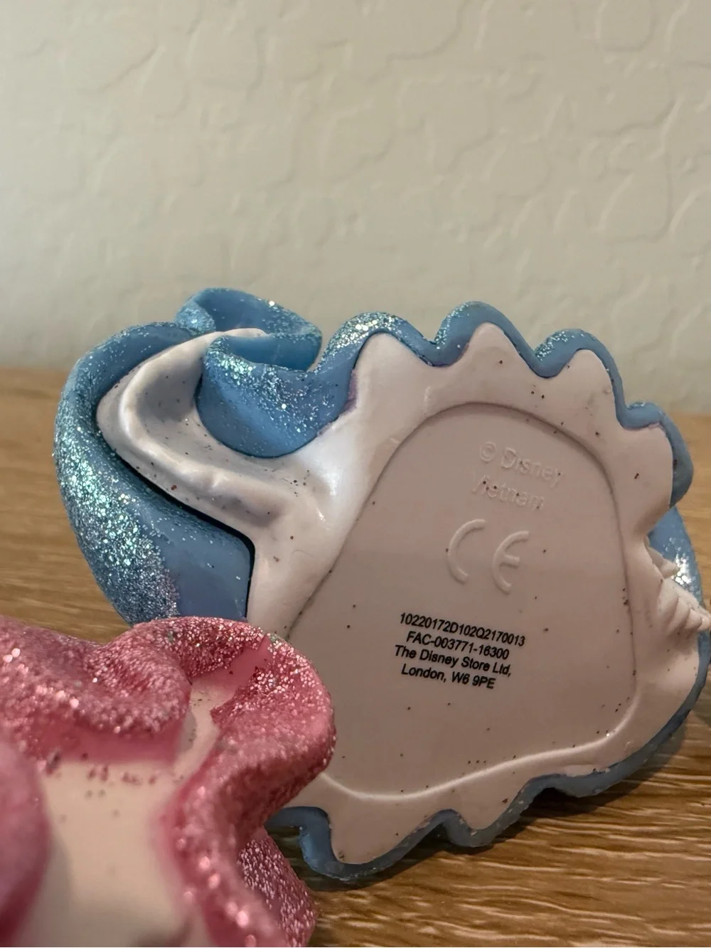6 Disney princess figurines